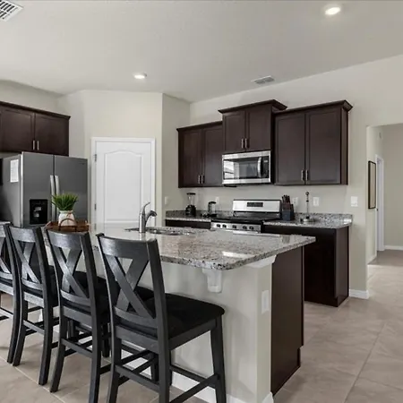 6 Bedroom- 5,5 Bathroom- Solterra 7664 Ol
